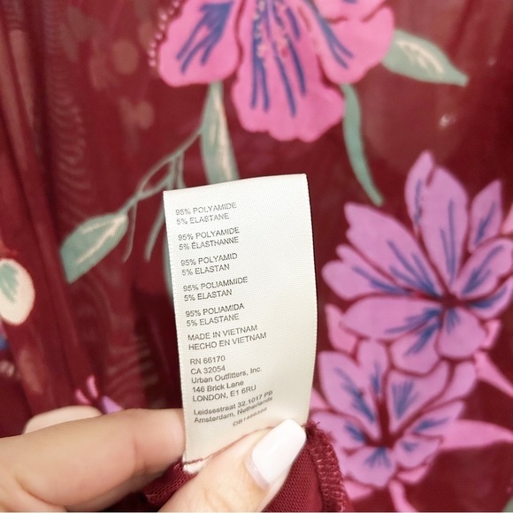 NEW Free People of Paradise Cocoa Combo Burgundy Floral Sheer Top Size Large (L) - Picture 7 of 9